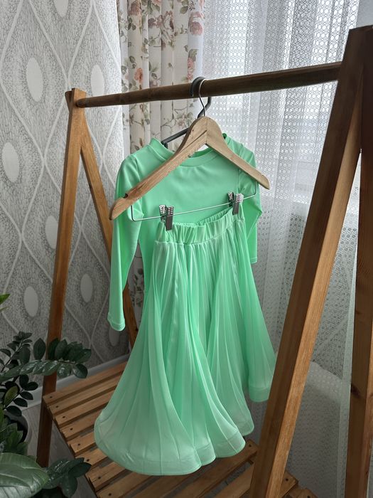 Продам рейтинговое платье на 9-10 лет