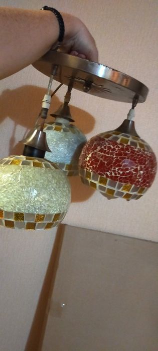 Продам срочно люстру