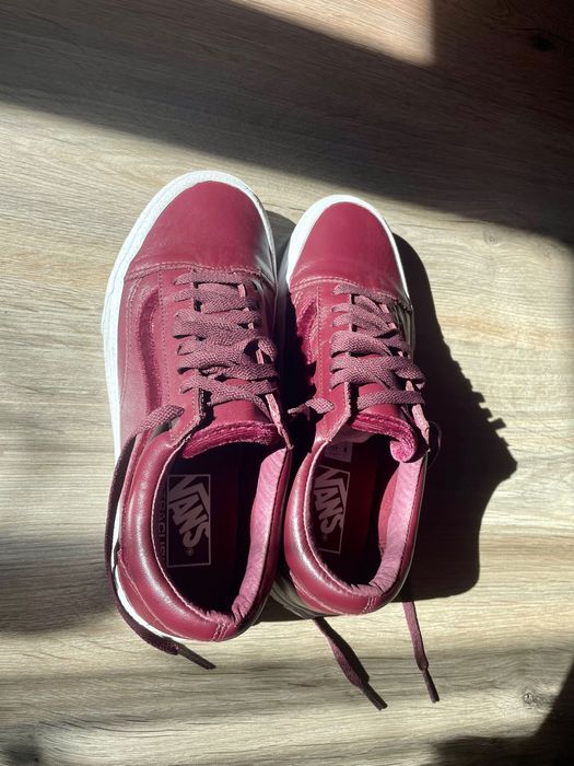 Нови обувки Vans old skool естествена кожа в тъмночервен цвят