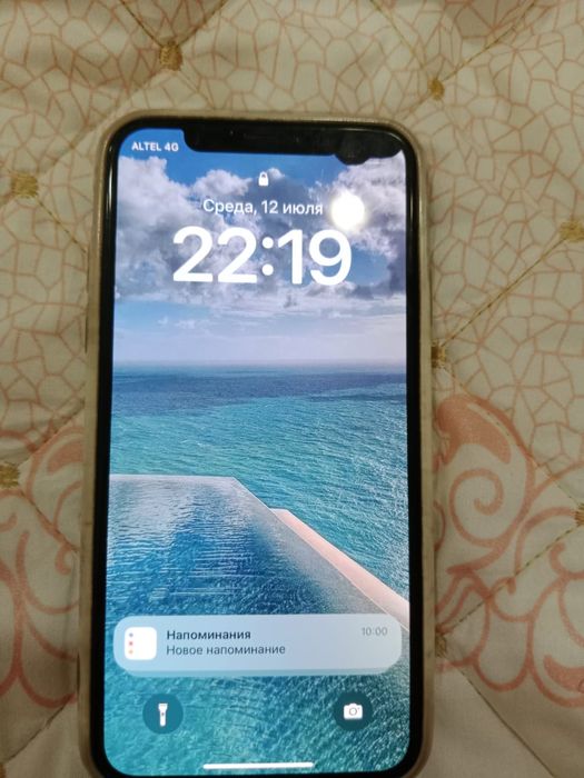Срочно продам IPhone XS Gold