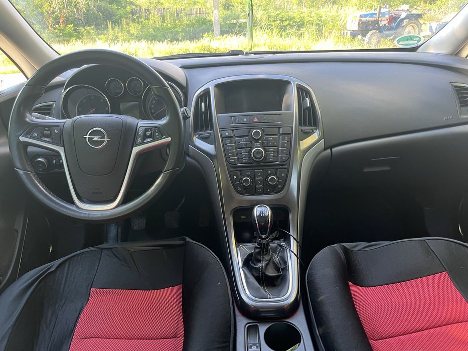 Opel astra j hatchback 2011 1.7 diesel