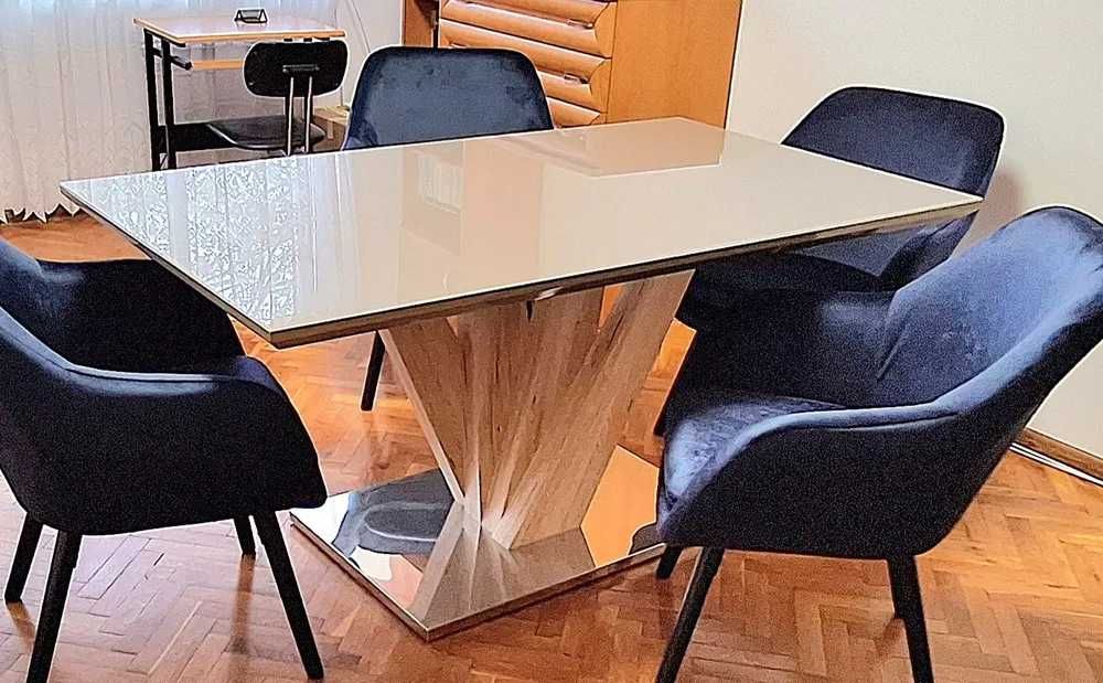 Луксозна трапезна маса