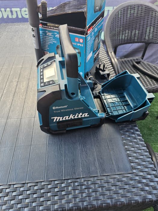 Продавам тонколона Makita DMR 203