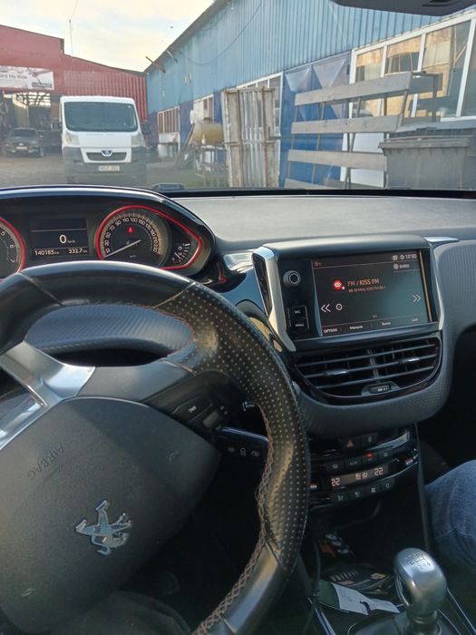 Peugeot 2008 GT LINE 1.2 PURETECH