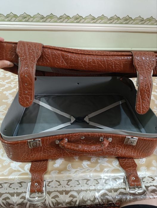 Мошенники не беспокоить. Чемодан в хорошем состоянии