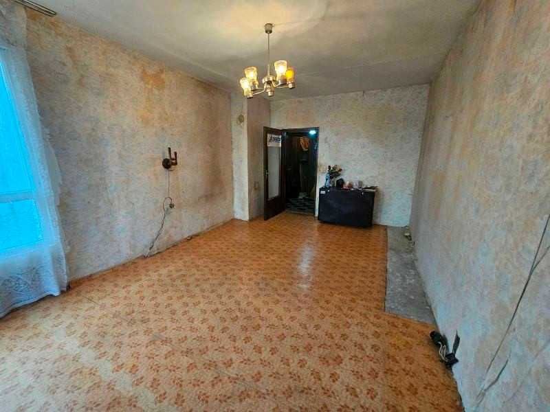 Продава се Тристаен апартамент в Благоевград, Освобождение - 75 кв.м за 694 €/кв.м - Снимка #2