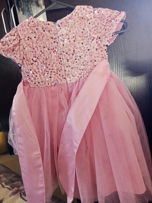 Платье на девочку