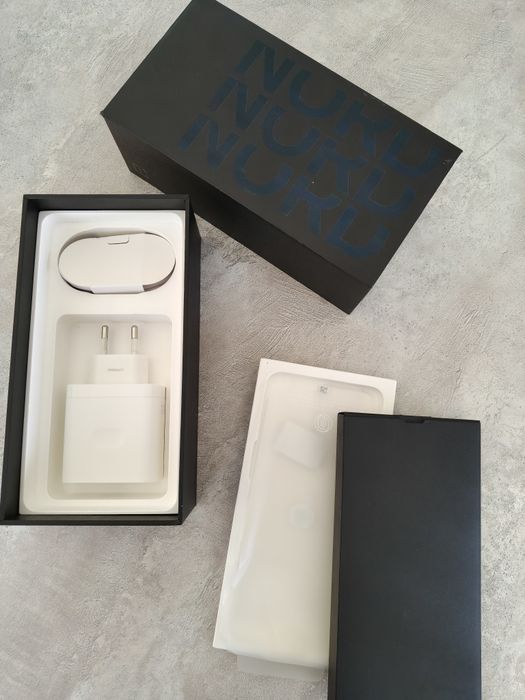 OnePlus Nord 2T смартфон