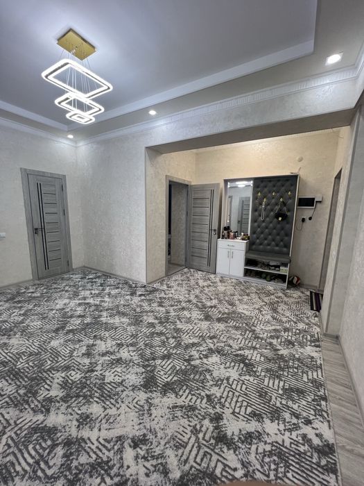 Qarshi sh. Mustaqillik TJMdan 6-etaj 2 xonali 86 kv.mlik uy sotiladi