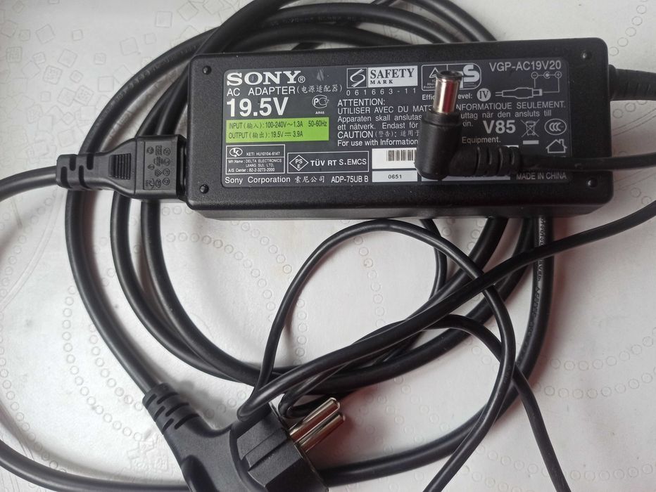Зарядно за лаптоп Sony