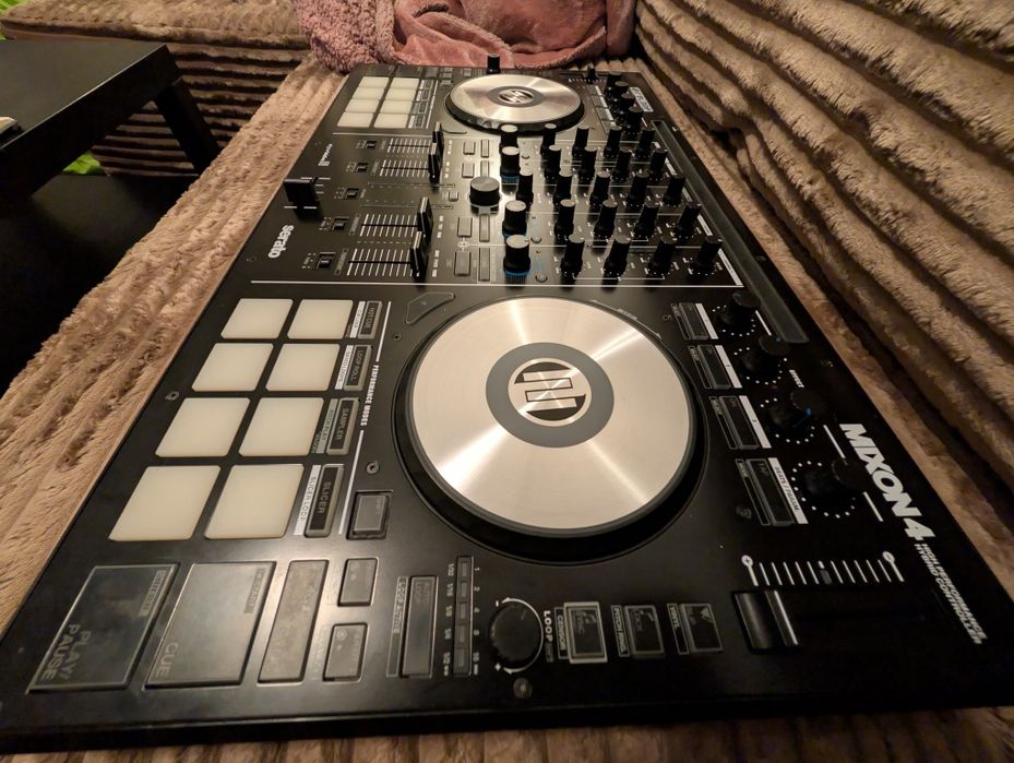Consola Dj Reloop Mixon 4 - Functionala / Necesita reparatie