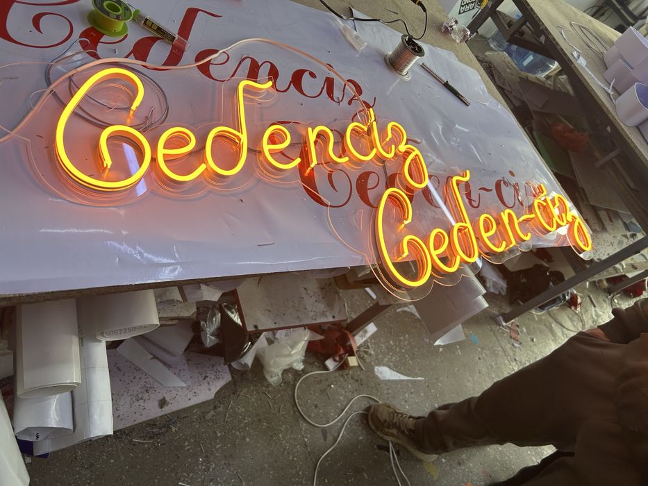 стенды таблички  вывески