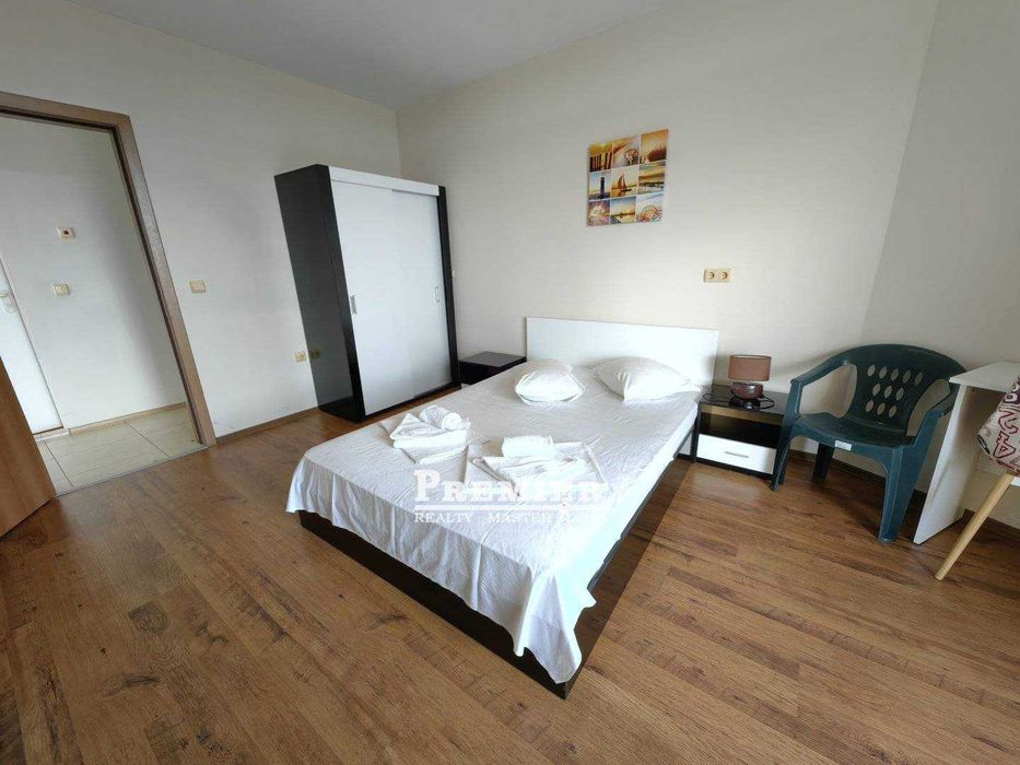 Тристаен апартамент в Ахелой, в комплекс на първа линия