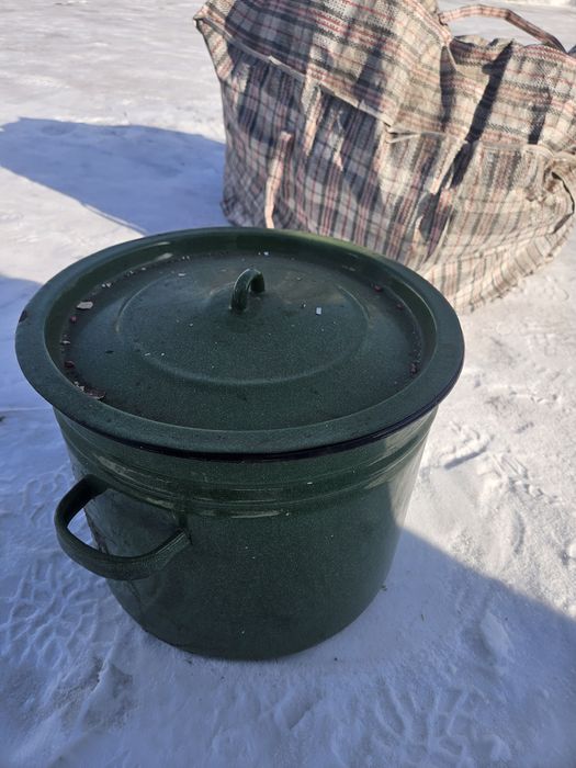 Эмалированная кастрюлю