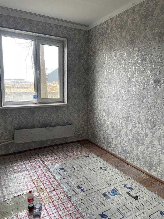 Янгиҳаёт туманида кенг 5 хонали хонадон сотилади!