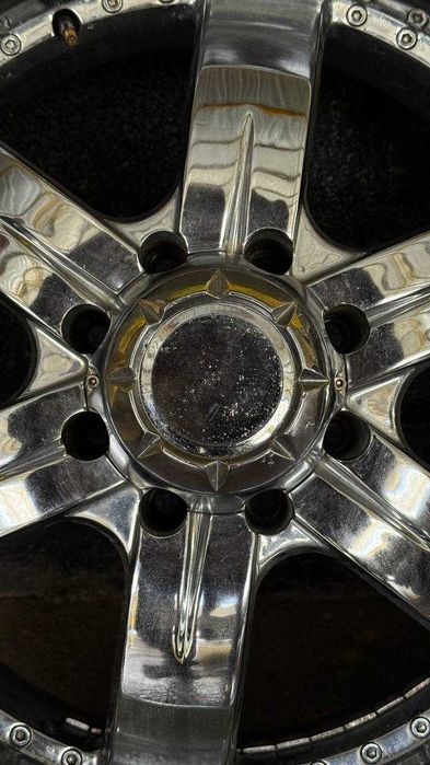 Навоийда R22 лик комплект диска балонлар сотилади