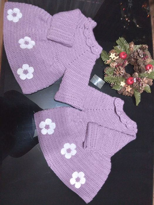 Детска плетена жилетка