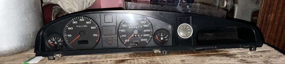 Панель прибор на ауди 100С4