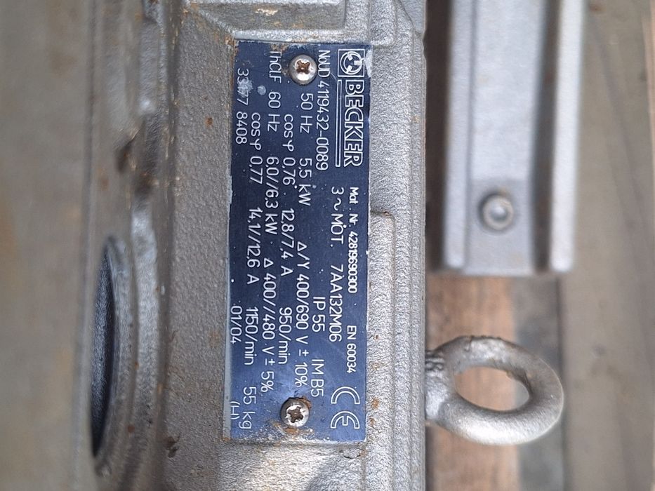 Pompă de vaccum  de 250 metri cubi