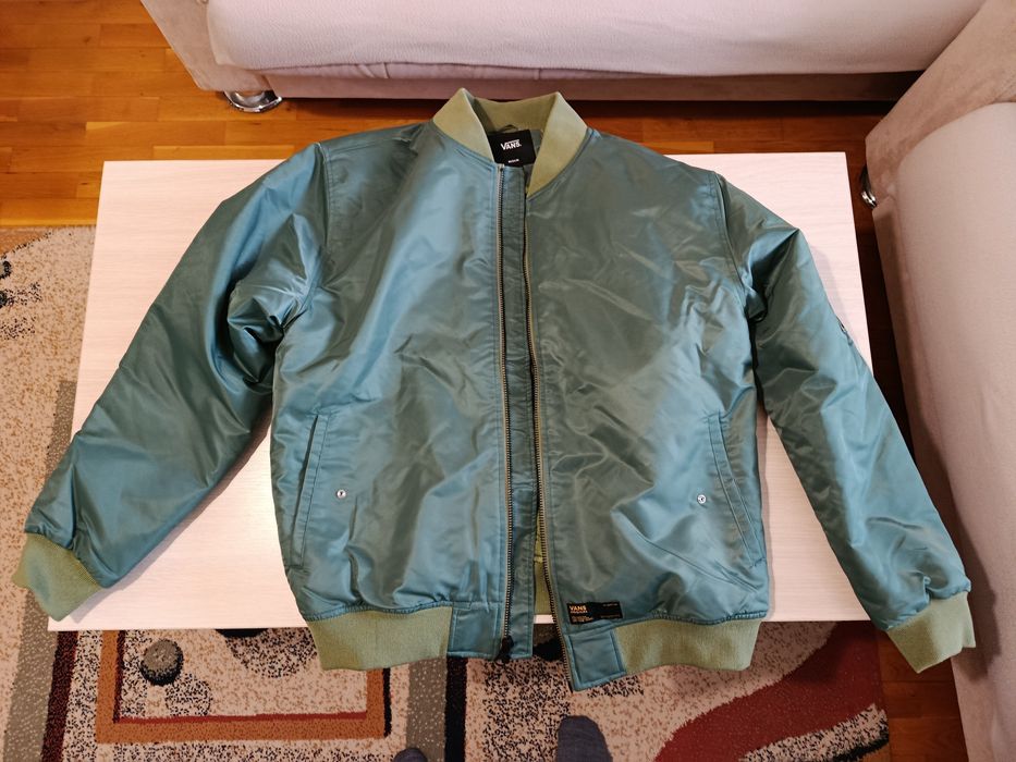 Оригинални Зимни якета Vans - чисто нови с етикет