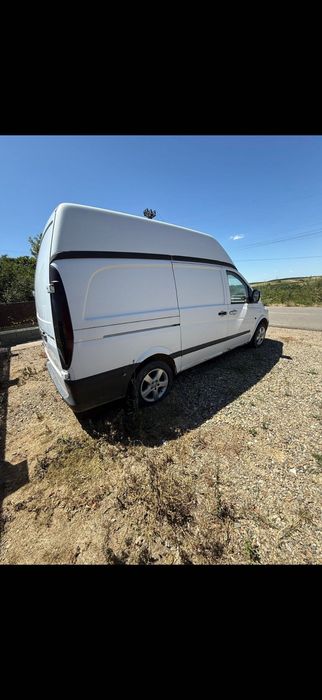 Vând Mercedes vito