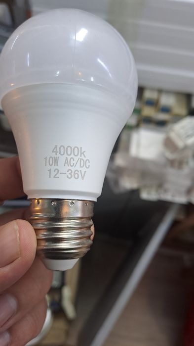 Лед лампочка. Led lamp  12 вольт-36 вольт 10вт  4000к