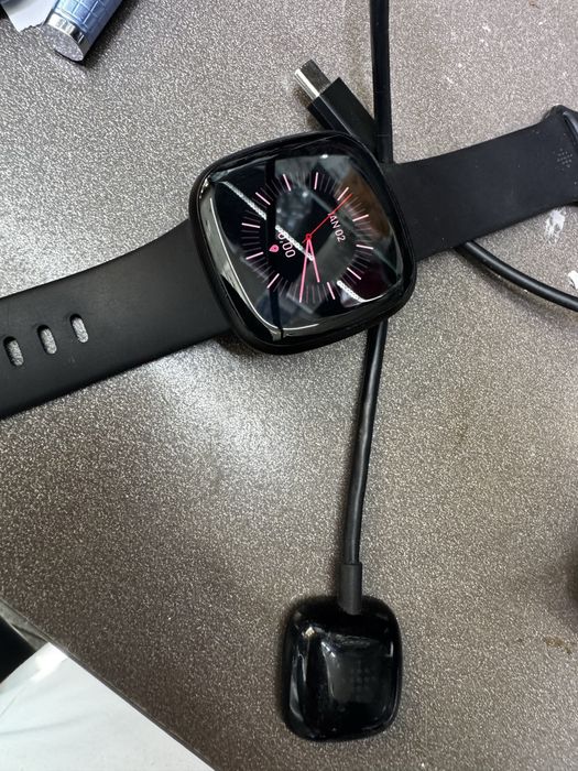 Fitbit Versa 3 +incarcator