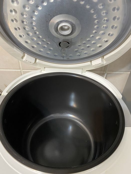 Продам мультиварку новую