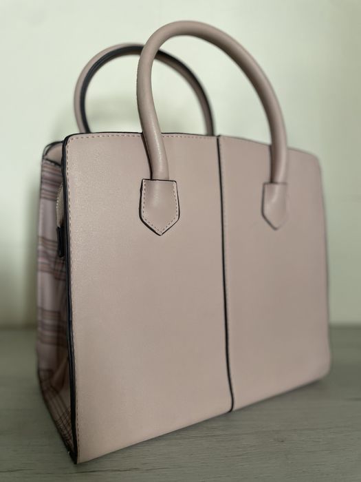 Чанти Bershka & Mohito