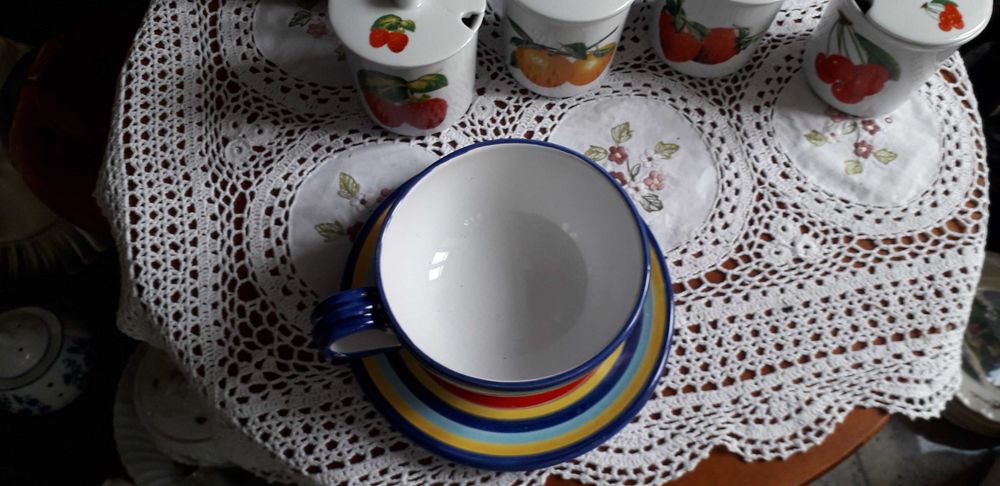 Bol cu toarta si farfurie curcubeu