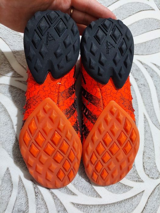 Продам сороконожки Аdidas Predator