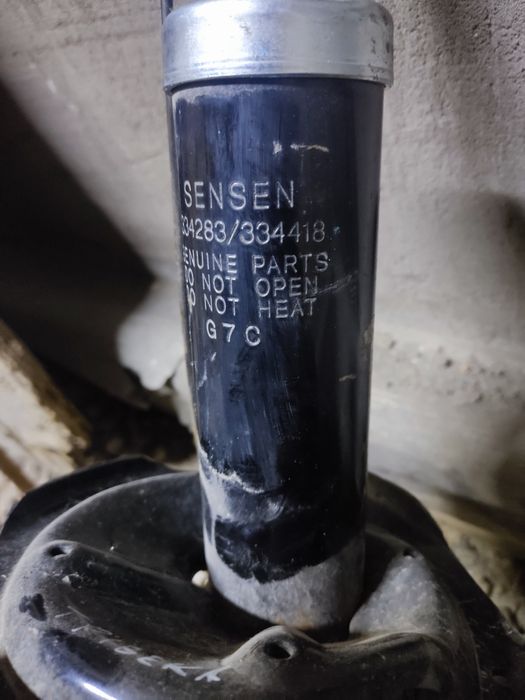 Новые передние стойки. Мазда