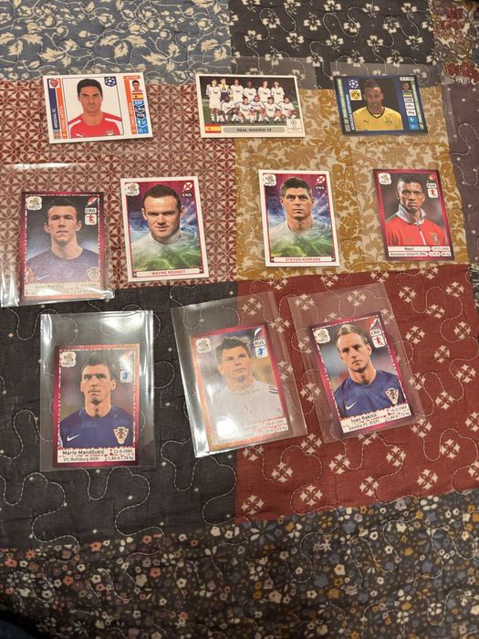 90% попълнен  албум и много редки карти