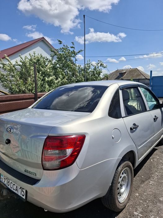 Продам машину лада гранта.