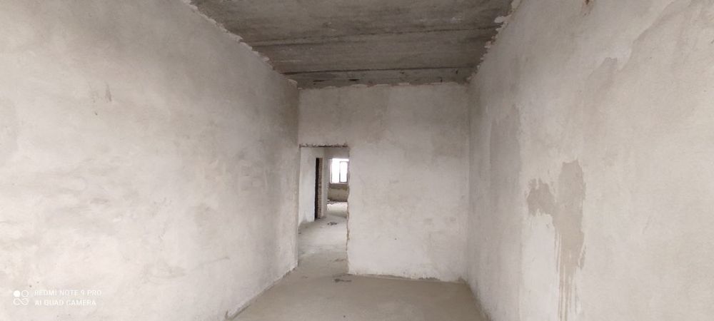 Срочно продаётса 3 х комнатная, ориентир голубой экран