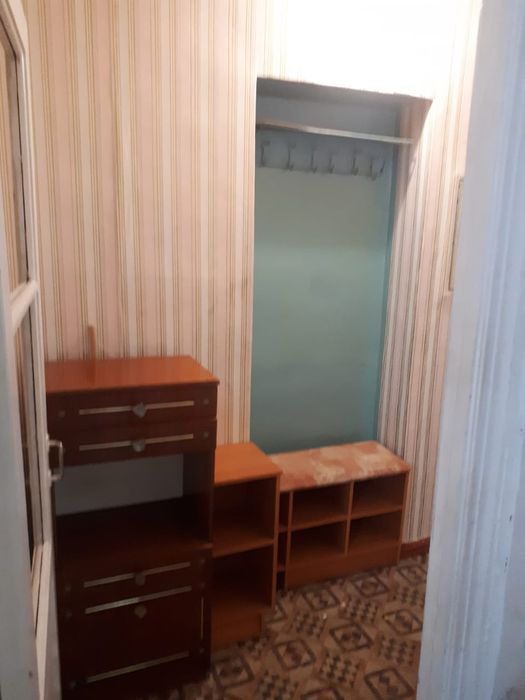 Продам полуторку срочно район площади