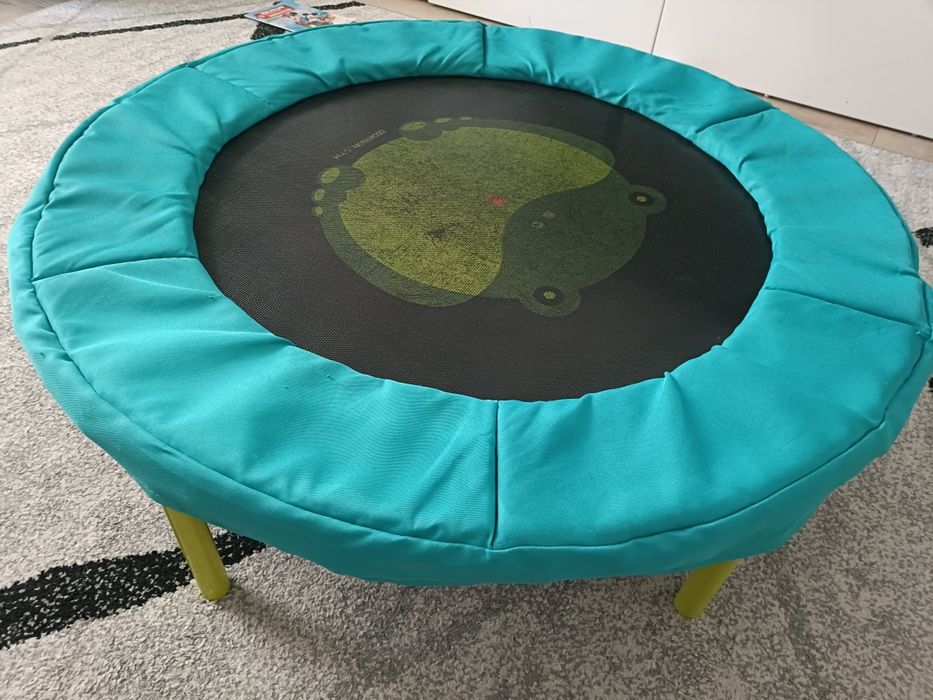 Vând trambulina baby gym