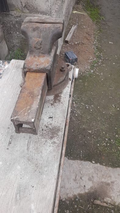 Тиски советский  срочно сатылады