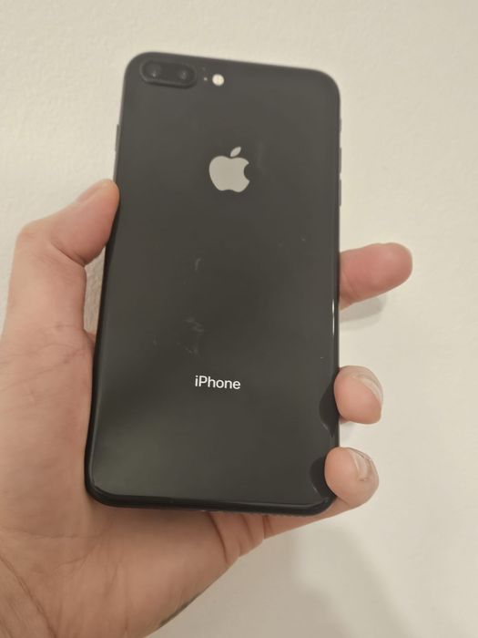Vand Iphone 8 Plus 64 GB Impecabil