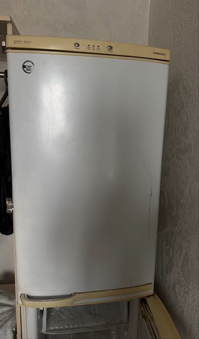 Холодильник б/у Samsung 2002