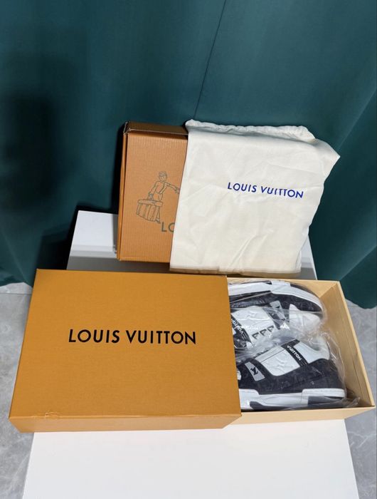 Adidasi Louis Vuitton Trainer Black (Noi, Sigilati)