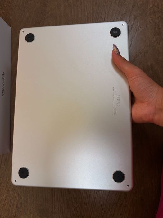 Macbook Air M2 13 inch