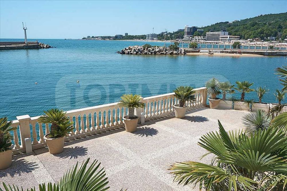 Продава се Тристаен апартамент в к.к. Слънчев ден - 166 кв.м за 3000 €/кв.м - Снимка #12