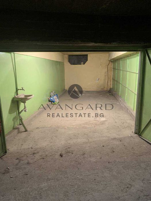Продава се Гараж / Паркомясто в Пловдив, Център - 20 кв.м за 1025 €/кв.м - Снимка #1