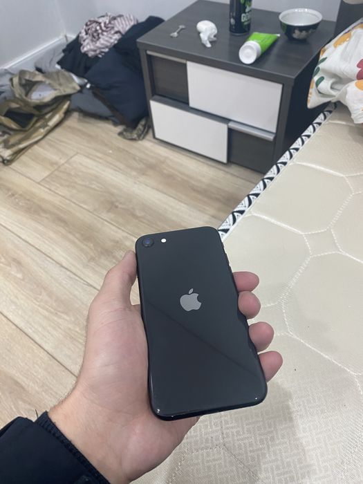 iPhone SE Айфон есе 128 гб