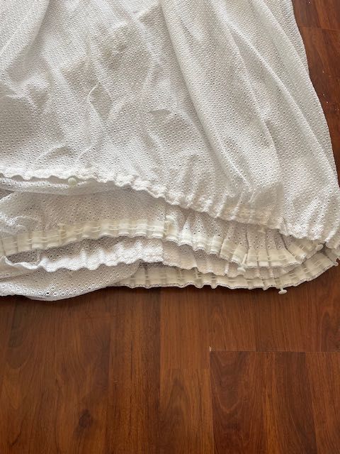 Бяло перде с кукички