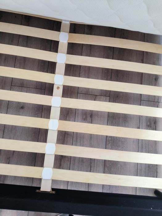 Pat dublu tapițat 160/200 + saltea