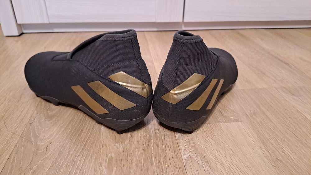 Футболни обувки Adidas Nemeziz номер  40