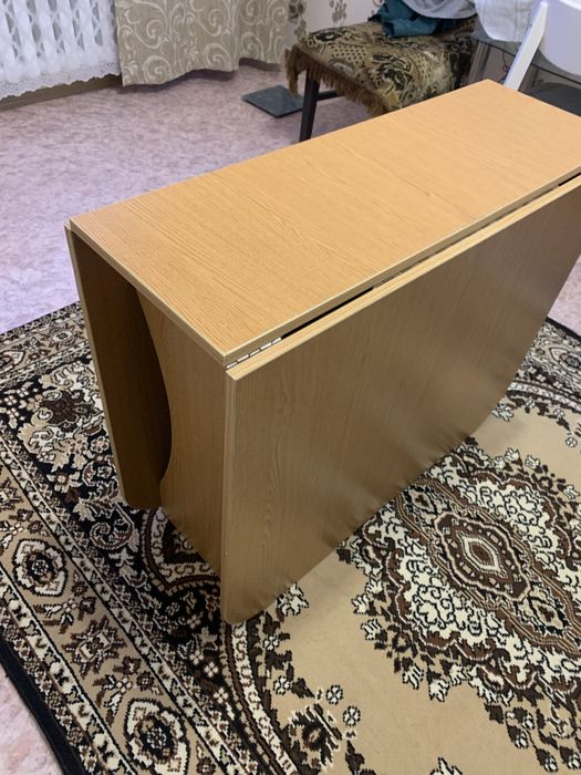 Продам стол книжка