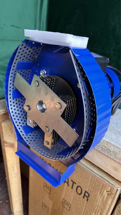 Дробилка для зерна Бизон 1